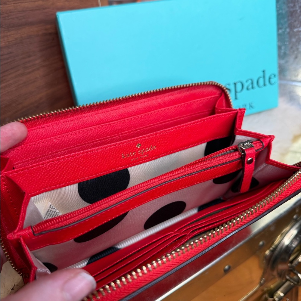 kate spade red zip-around wallet - Picture 6 of 11